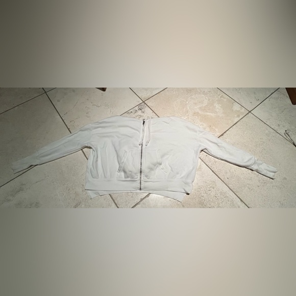 WILDFOX white cropped zip up!!!!!! - Picture 2 of 4